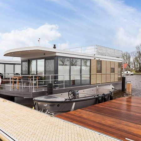 Welcome In - Houseboat 'Elysium' Met Eigen Aanlegsteiger Sneek - Offingawier Dış mekan fotoğraf