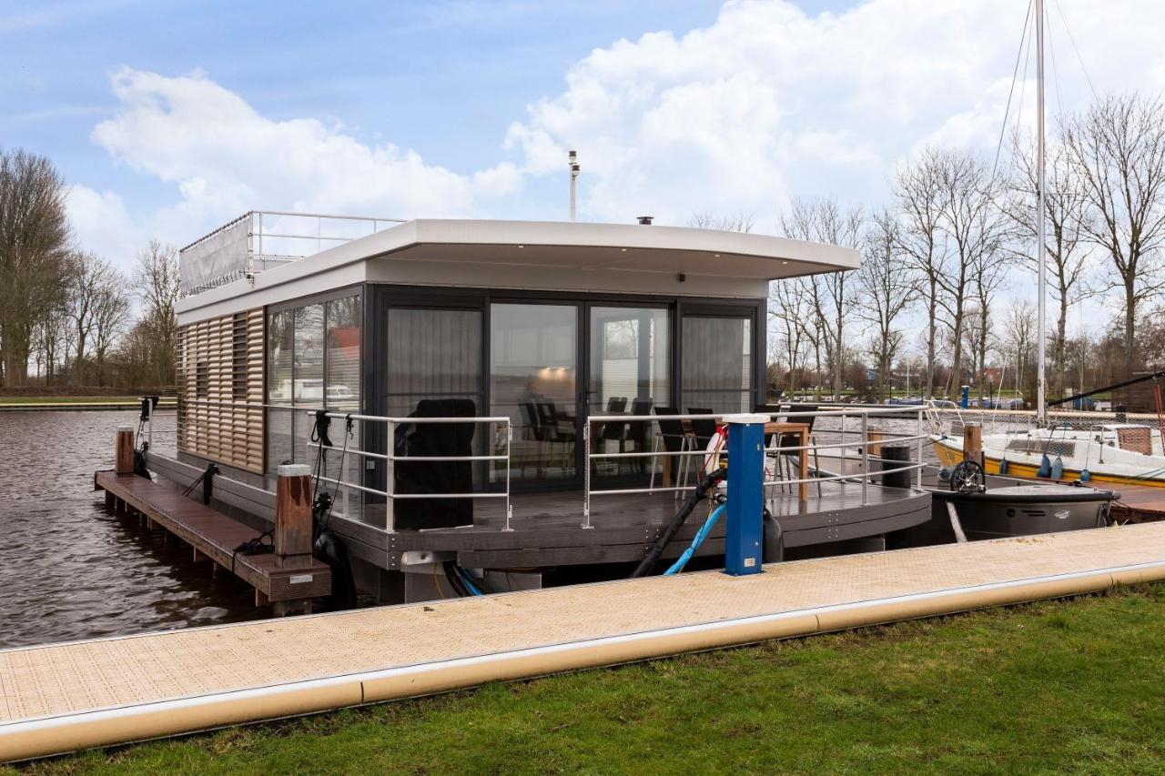 Welcome In - Houseboat 'Elysium' Met Eigen Aanlegsteiger Sneek - Offingawier Dış mekan fotoğraf