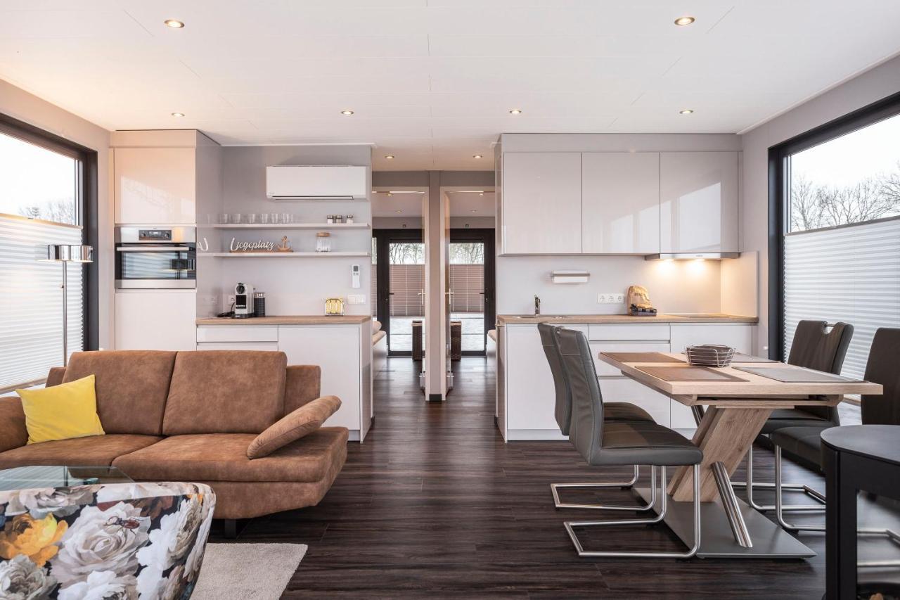 Welcome In - Houseboat 'Elysium' Met Eigen Aanlegsteiger Sneek - Offingawier Dış mekan fotoğraf