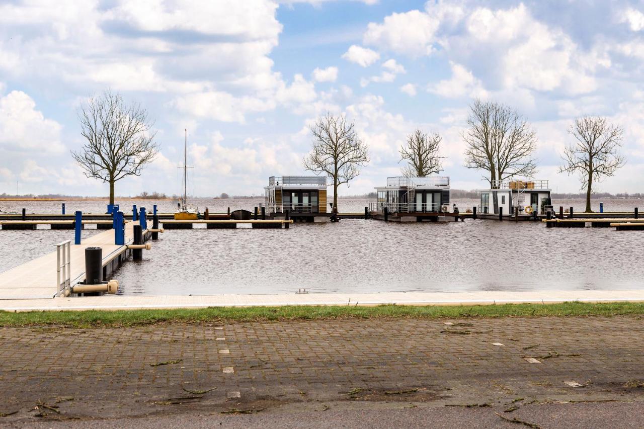 Welcome In - Houseboat 'Elysium' Met Eigen Aanlegsteiger Sneek - Offingawier Dış mekan fotoğraf