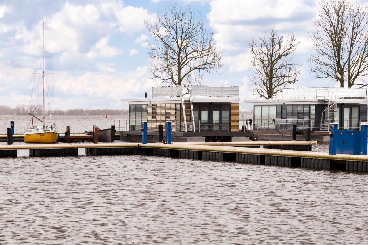 Welcome In - Houseboat 'Elysium' Met Eigen Aanlegsteiger Sneek - Offingawier Dış mekan fotoğraf