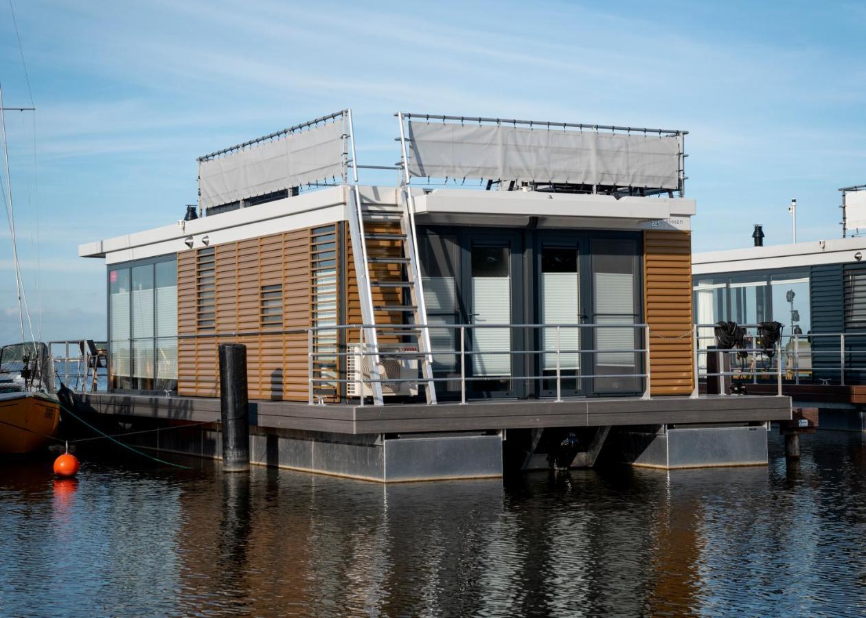 Welcome In - Houseboat 'Elysium' Met Eigen Aanlegsteiger Sneek - Offingawier Dış mekan fotoğraf