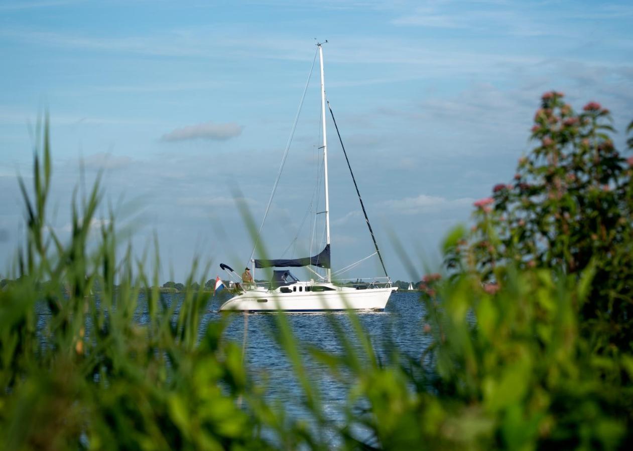Welcome In - Houseboat 'Elysium' Met Eigen Aanlegsteiger Sneek - Offingawier Dış mekan fotoğraf